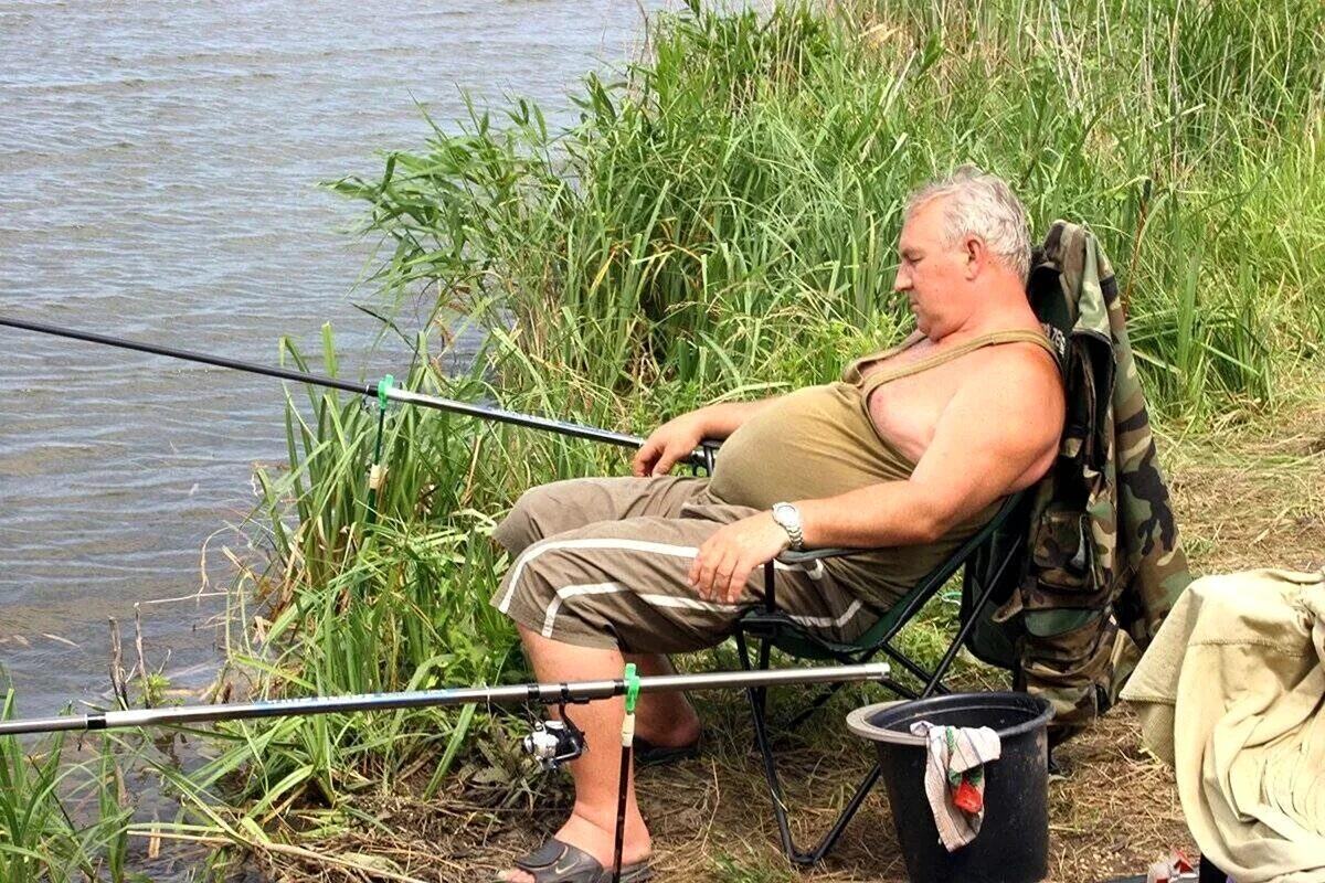 Рыбак на причале